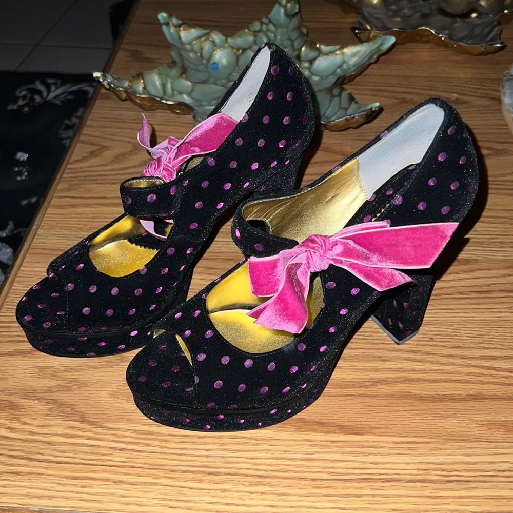 ZINC Black/Pink Velvet high heels size 9.5